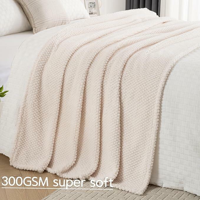 Meadow Wave Fleece Throw